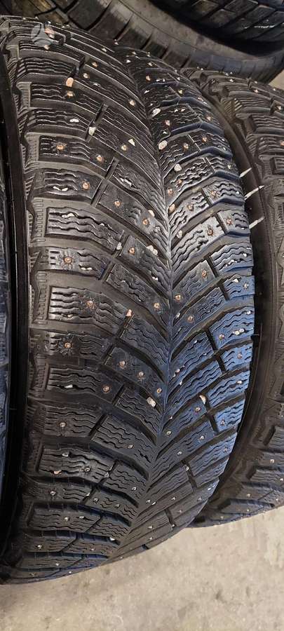 Michelin, зимние 215/55 R17