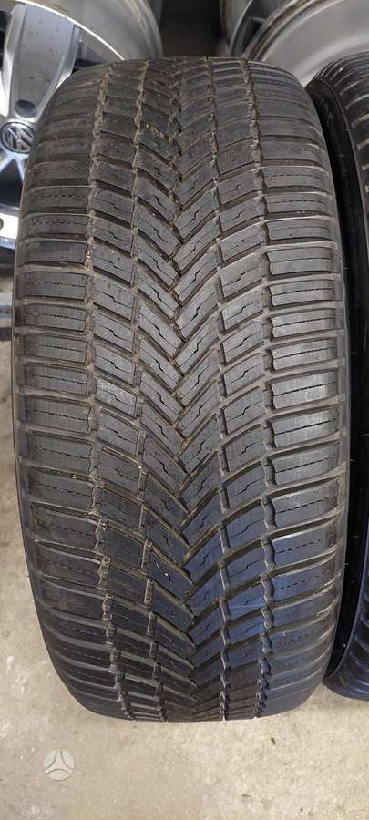 Bridgestone, universalios 225/45 R19