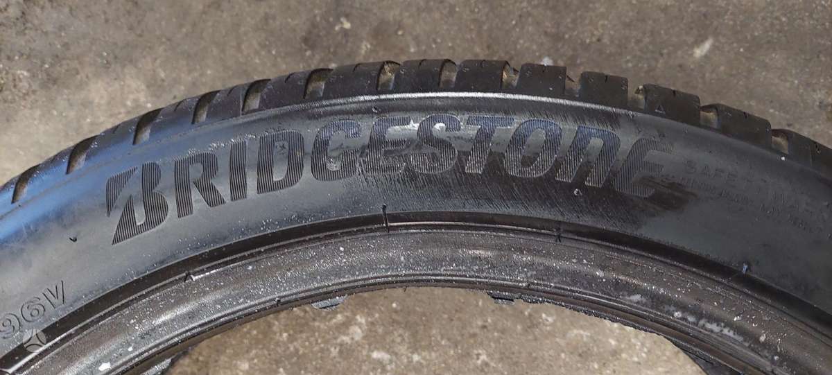 Bridgestone, всесезонные 225/45 R19
