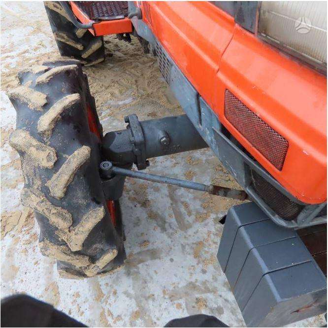 Kubota L3300, traktoriai