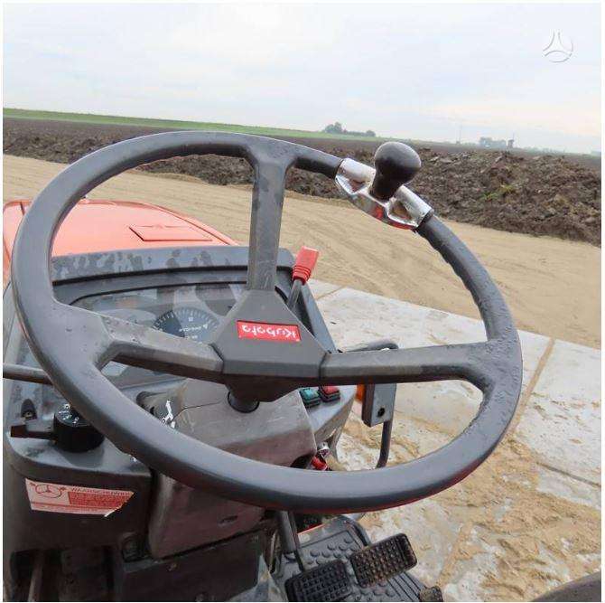 Kubota L3300, traktoriai