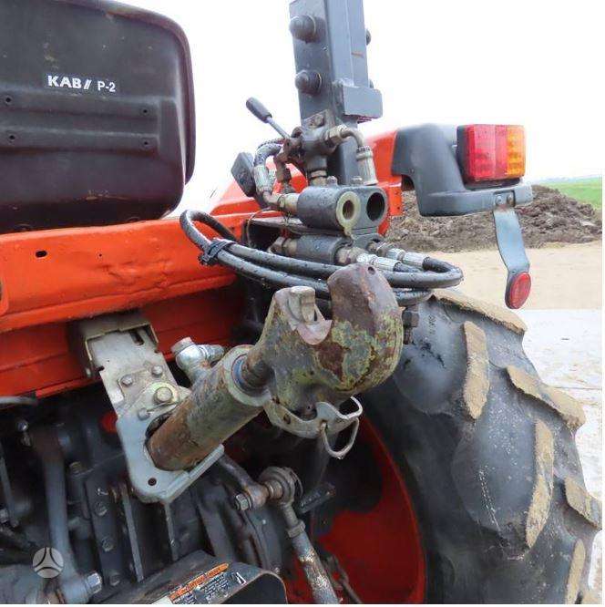 Kubota L3300, tractors