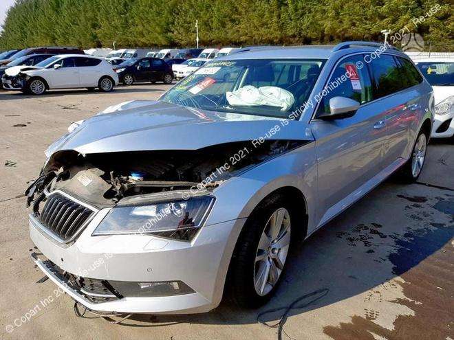 Skoda Superb dalimis