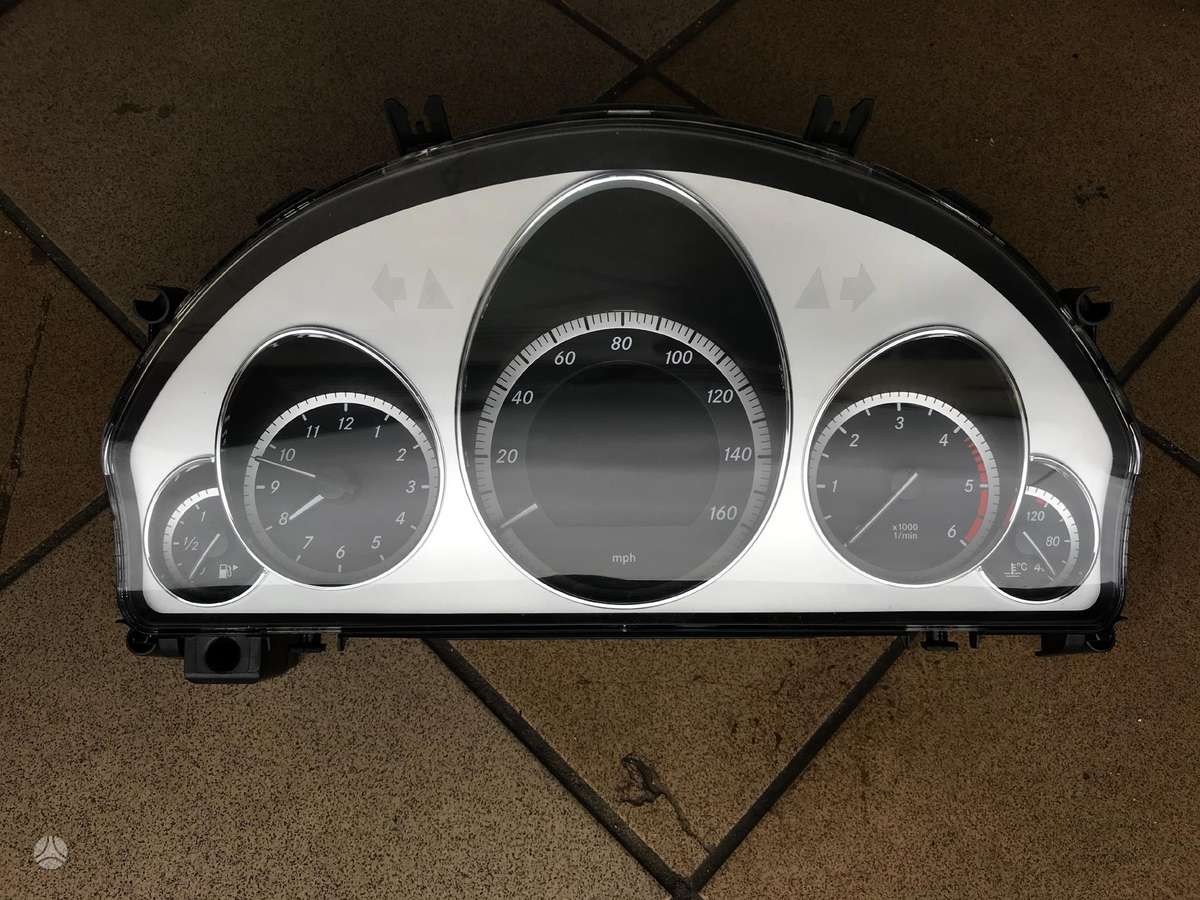 Mercedes-Benz E klasė по частям