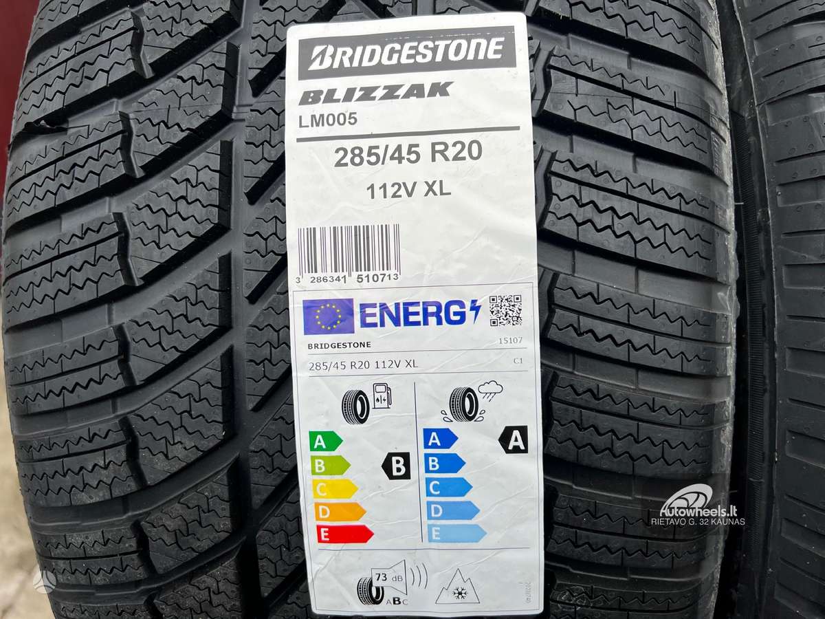 Bridgestone Blizzak LM005, winter 285/45 R20