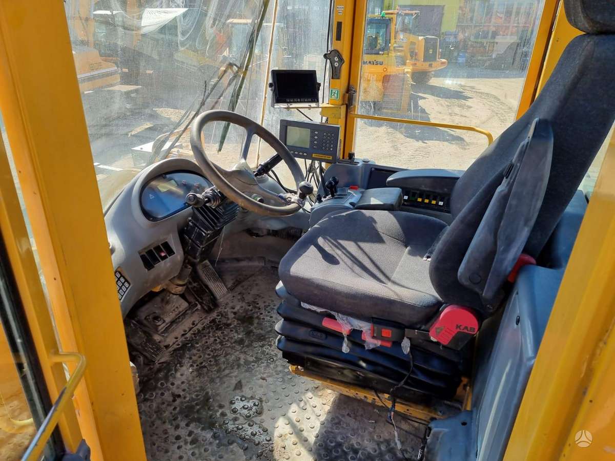 Volvo L180E, frontal loader