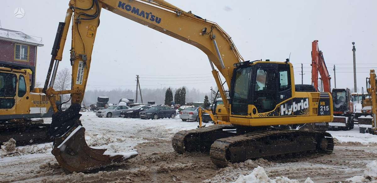Komatsu HB215, ekskavatori