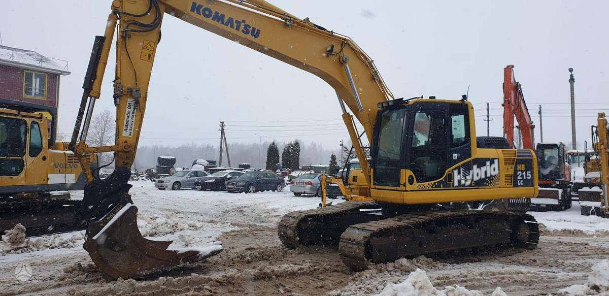 Komatsu HB215, экскаваторы