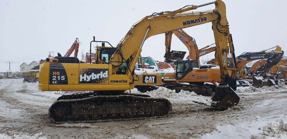 Komatsu HB215, ekskavatori
