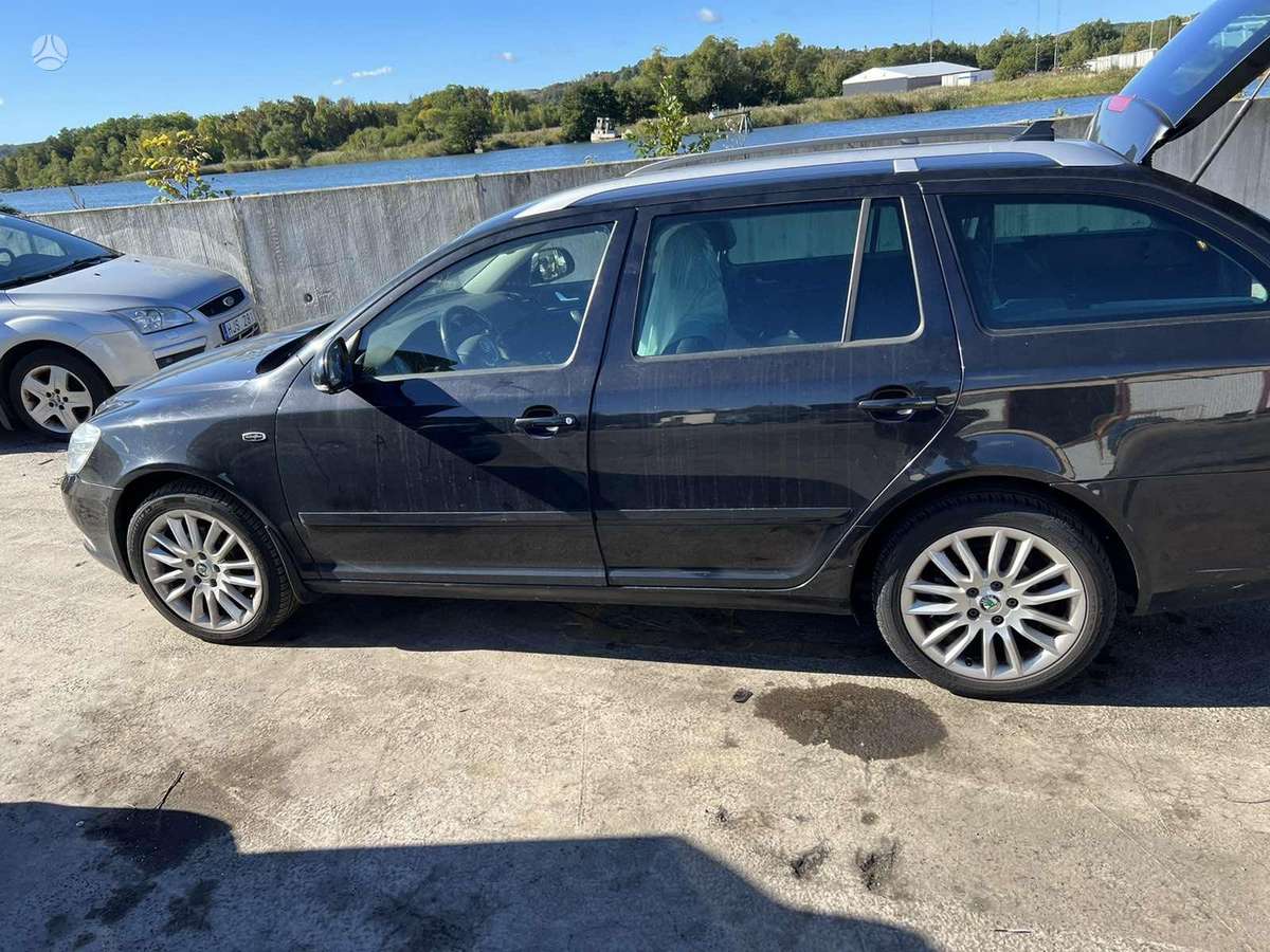 Skoda Octavia Europa xenon