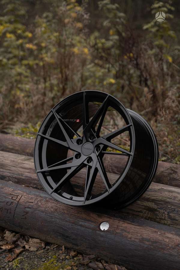 RIVIERA RF109 Gloss Black Flow Formed, легкосплавные , R20