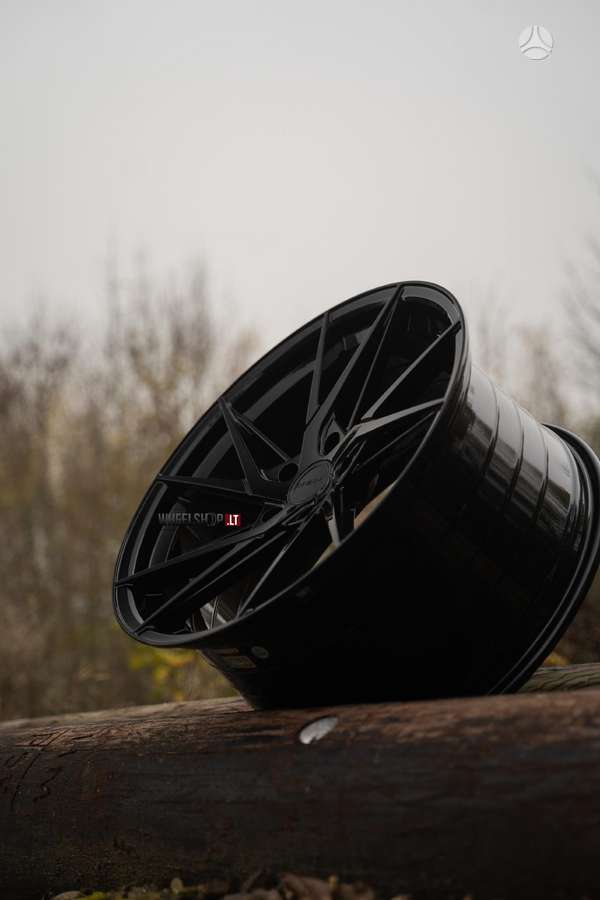 RIVIERA RF109 Gloss Black Flow Formed, легкосплавные , R20