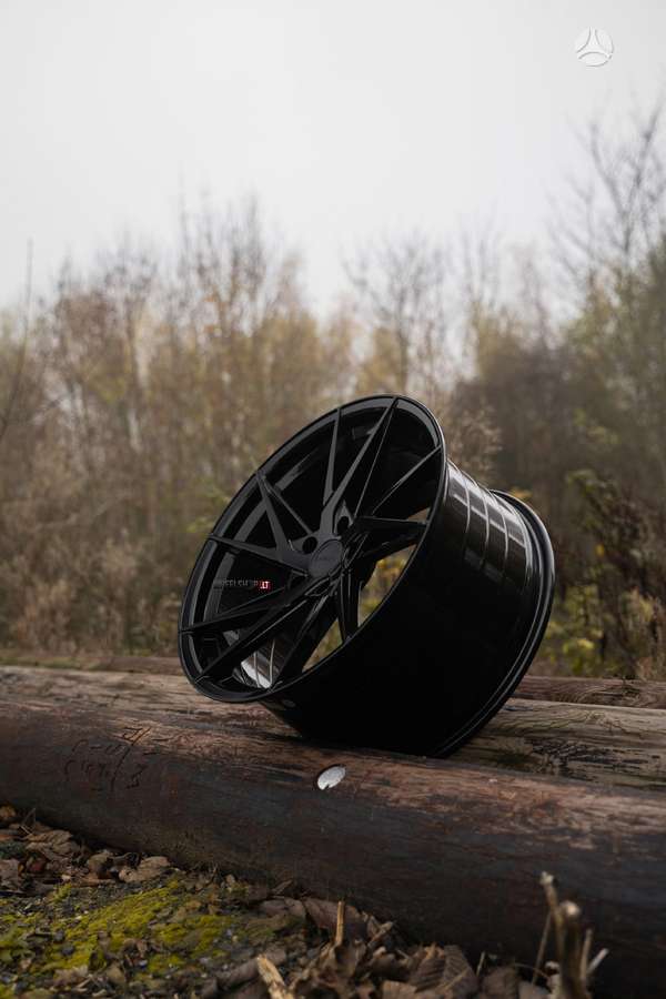 RIVIERA RF109 Gloss Black Flow Formed, легкосплавные , R20