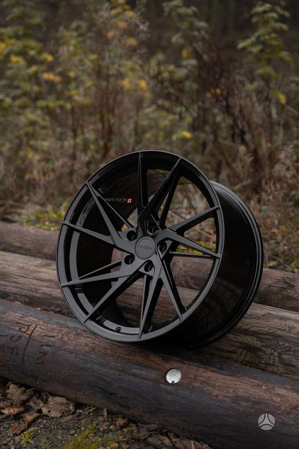 RIVIERA RF109 Gloss Black Flow Formed, легкосплавные , R20