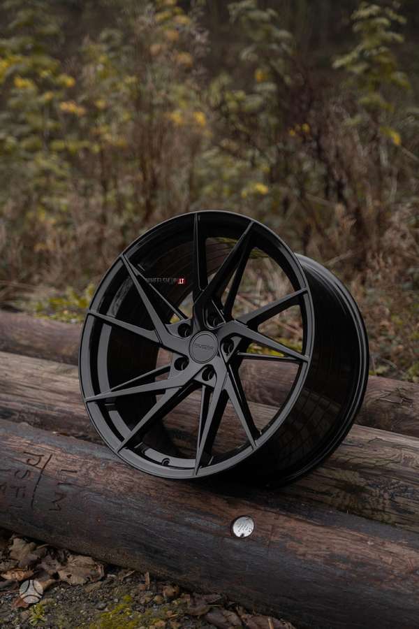 RIVIERA RF109 Gloss Black Flow Formed, легкосплавные , R20