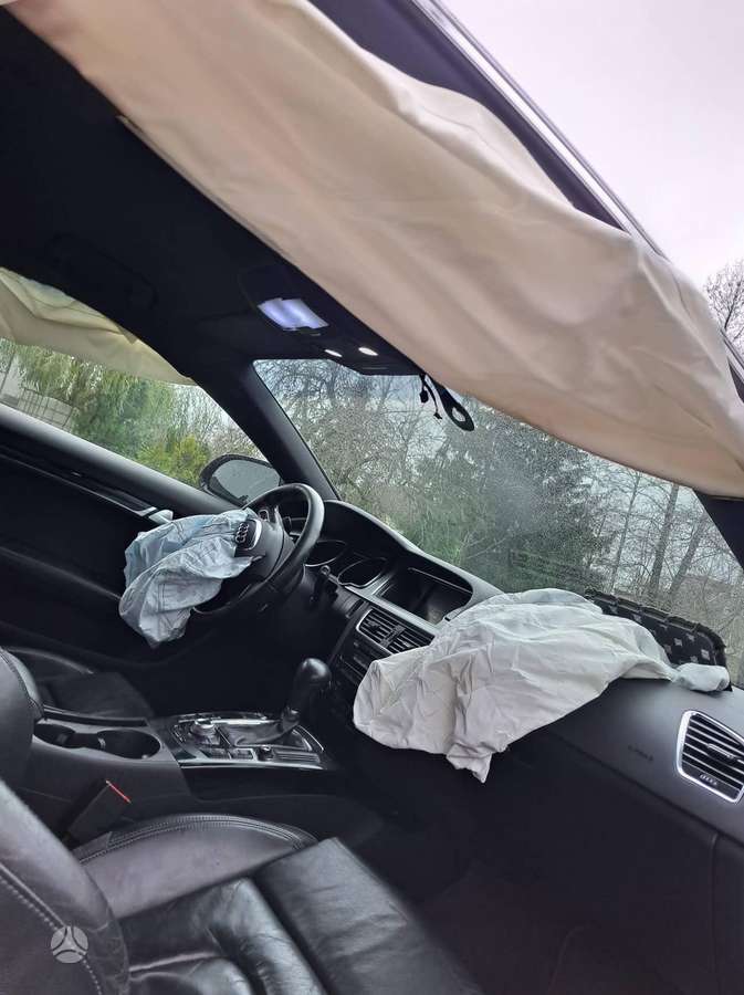 Audi A5 for parts. Dalimis