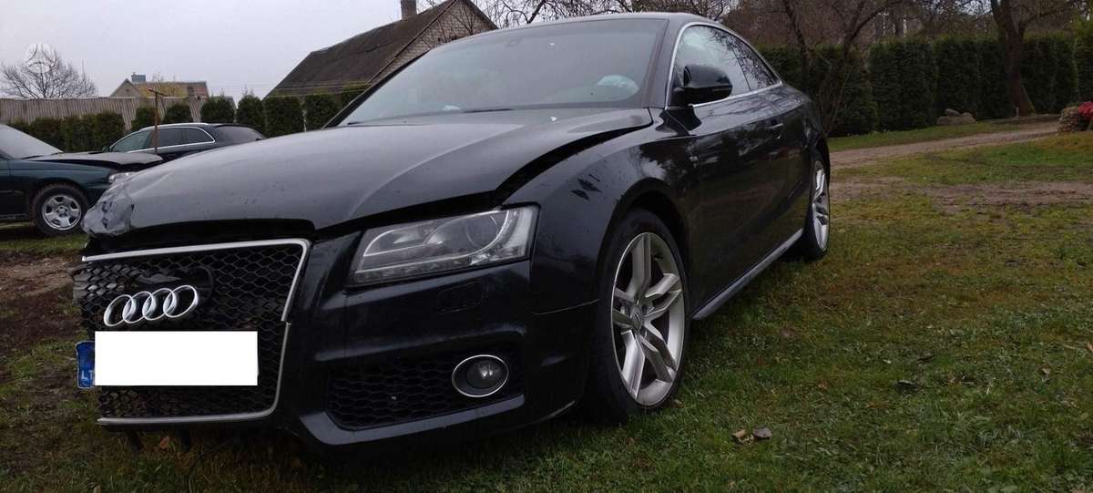 Audi A5 for parts. Dalimis