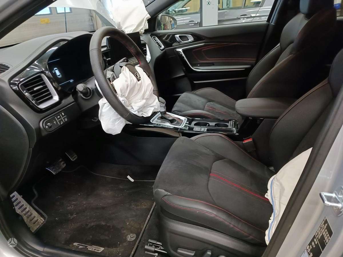 Kia ProCeed for parts