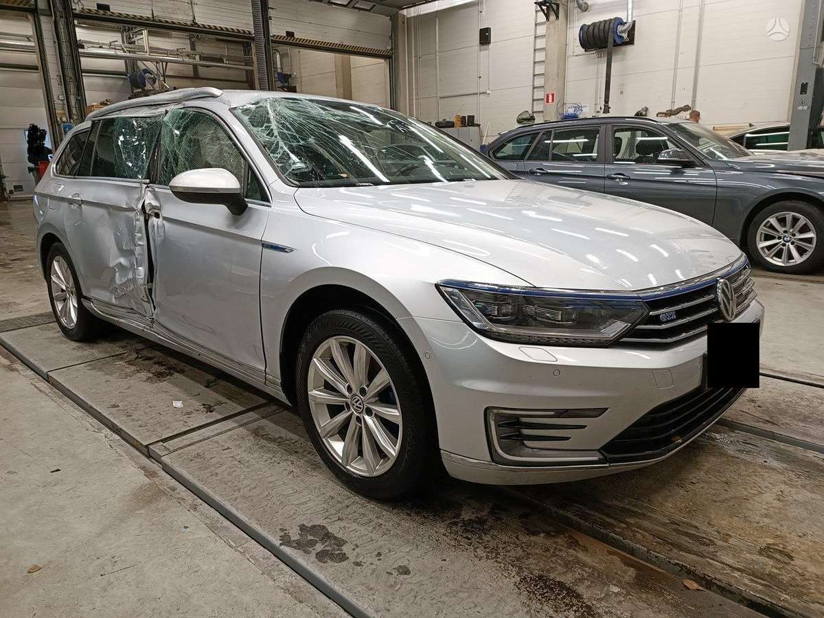 Volkswagen Passat for parts