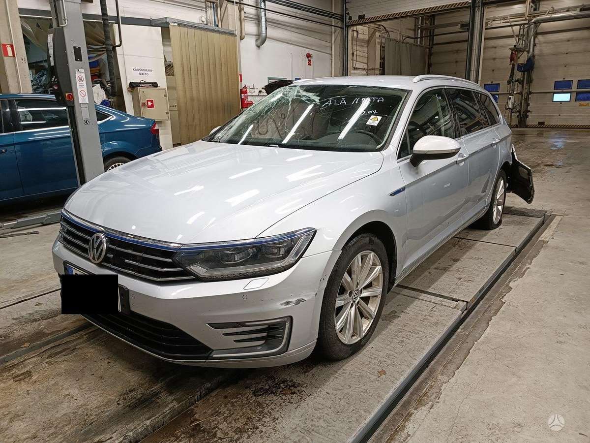 Volkswagen Passat for parts