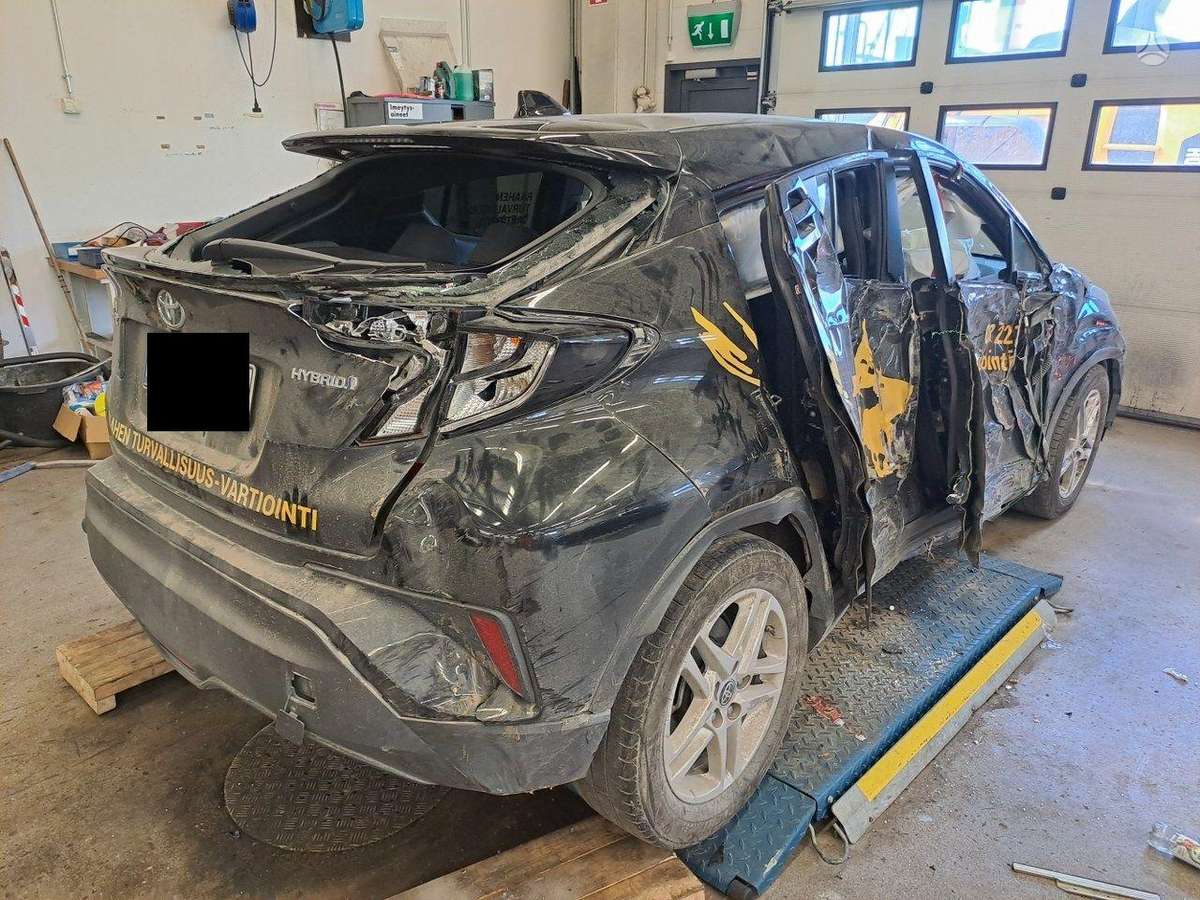 Toyota C-HR rezerves daļās