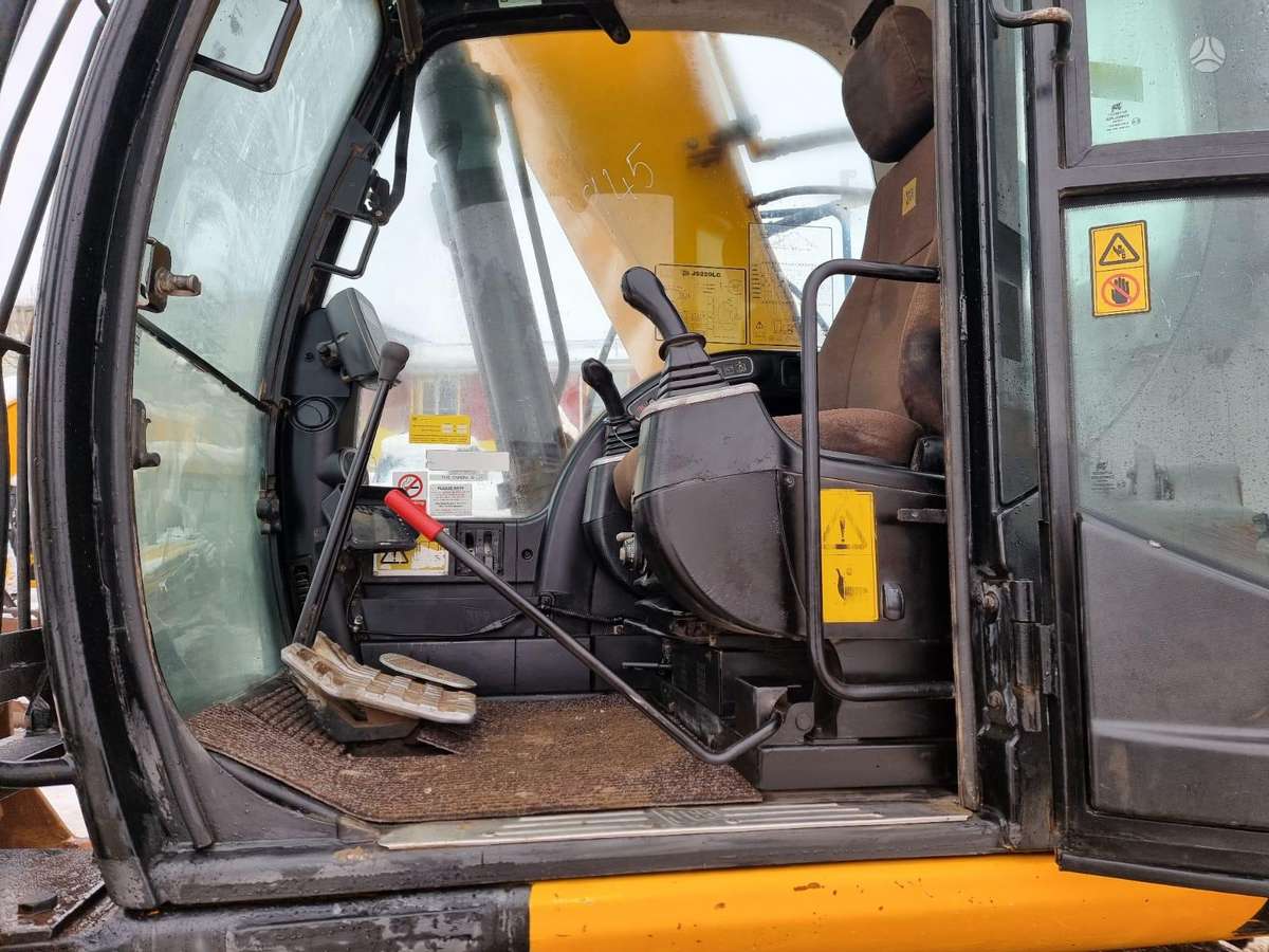 JCB JCB JS220LC, ekskavatoriai