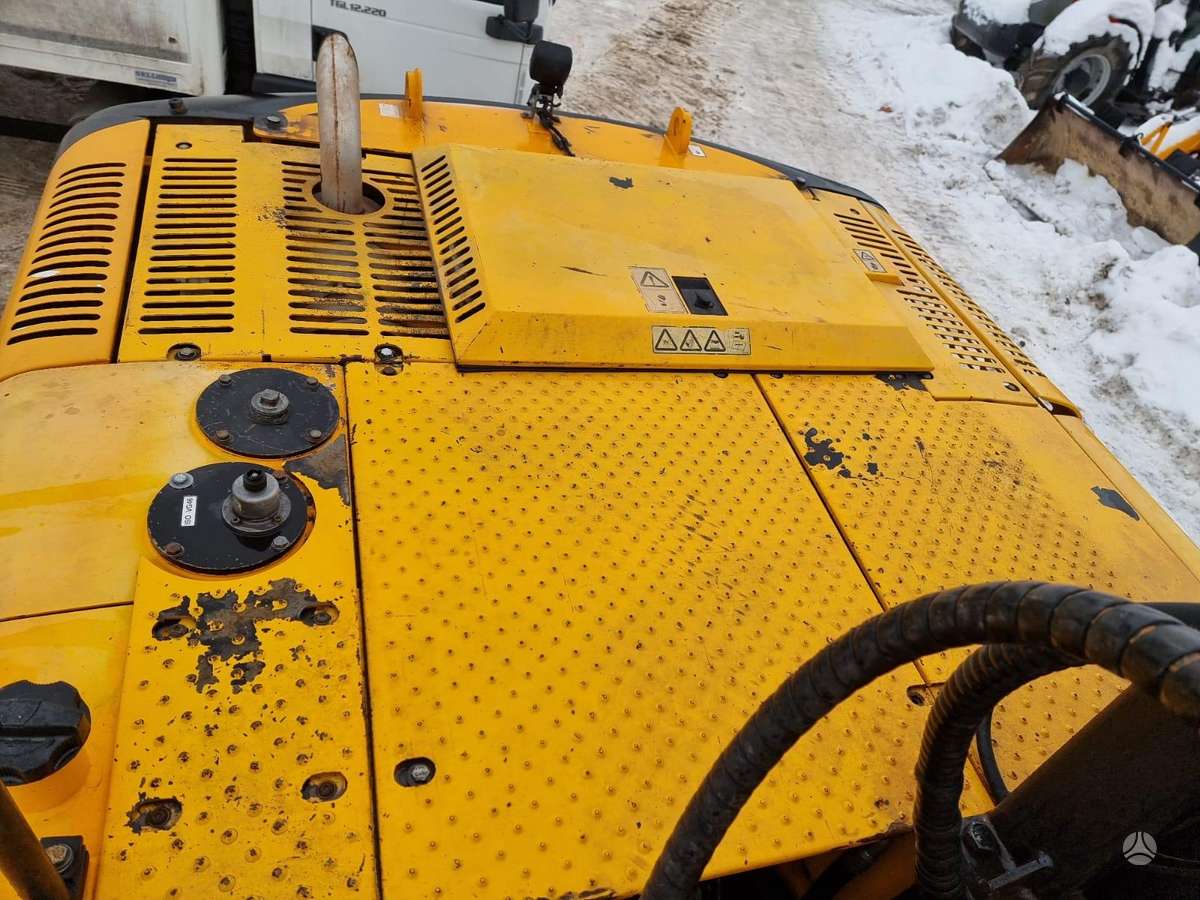 JCB JCB JS220LC, ekskavatoriai