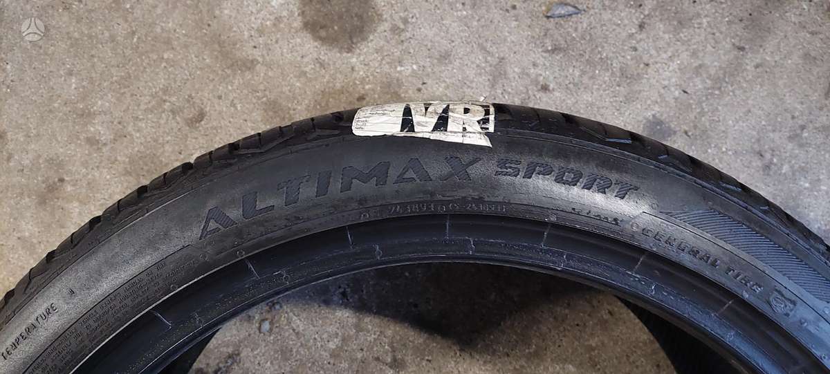 General, vasaras 235/40 R19
