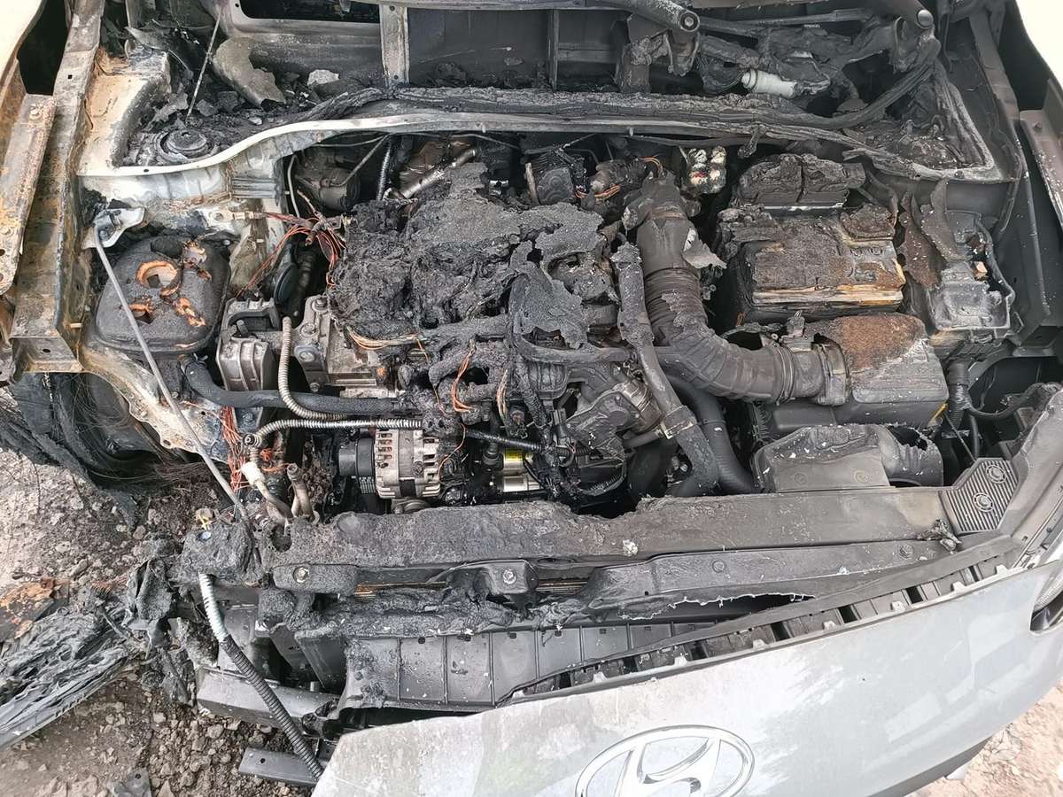 Hyundai Kona по частям