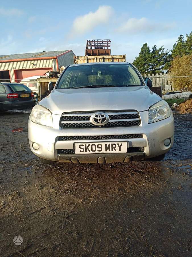 Toyota RAV4 dalimis