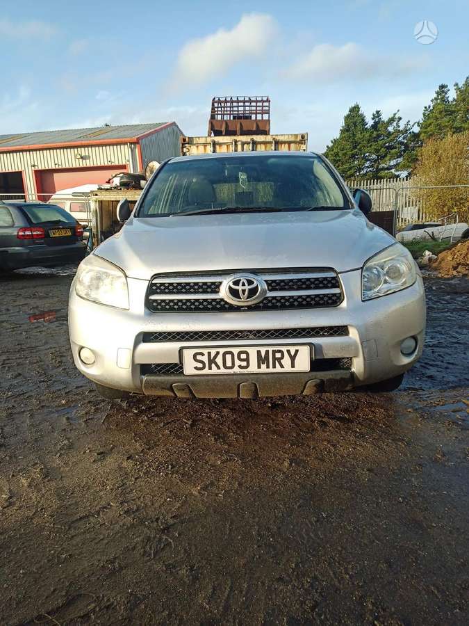 Toyota RAV4 dalimis
