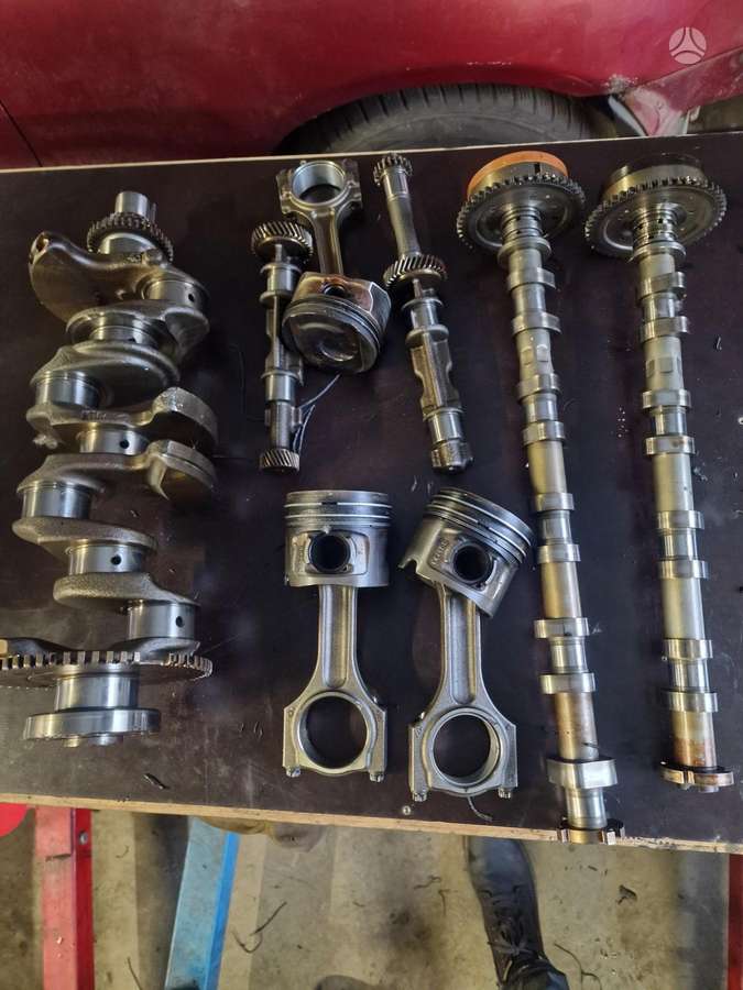 Chevrolet Camaro crankshaft, pistons