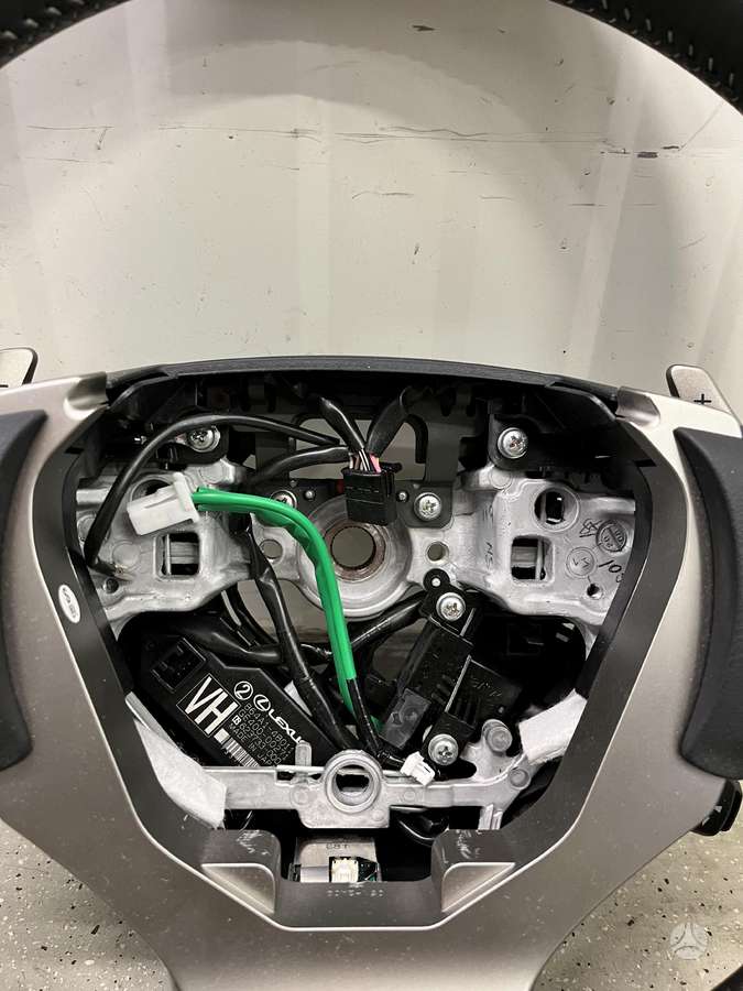 Lexus NX 300h рули