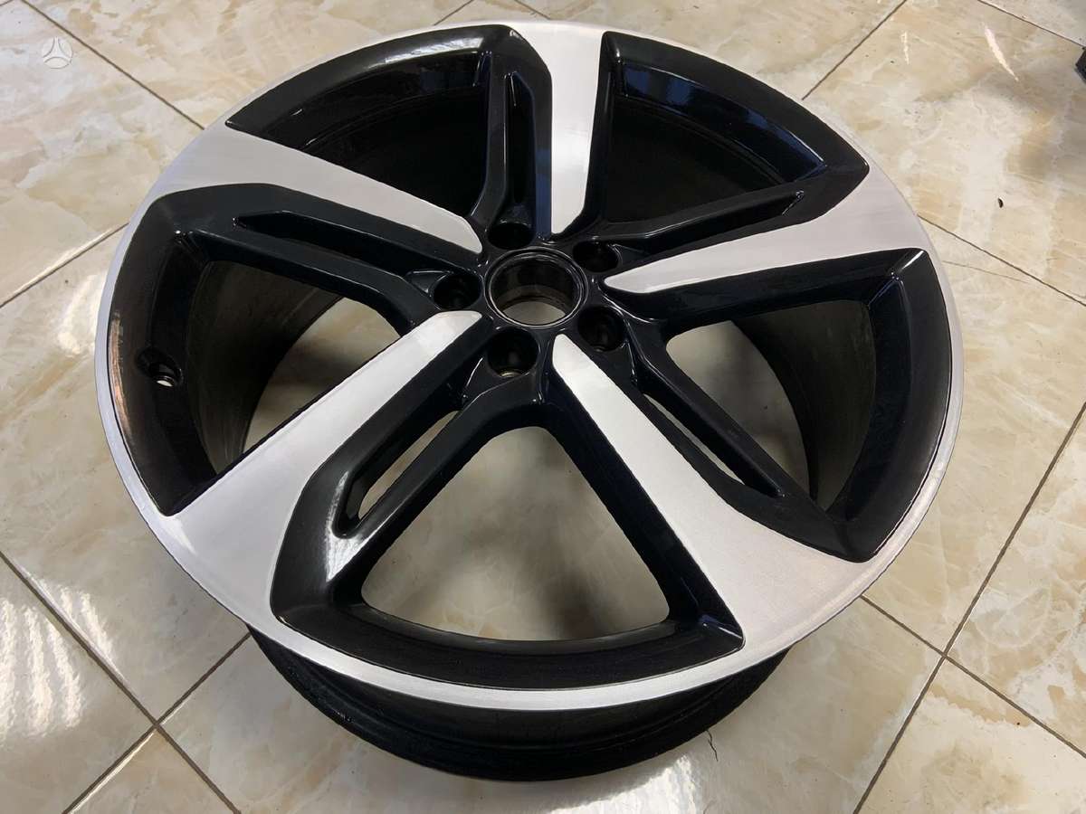 Audi 4G0601025DA, light alloy, R21