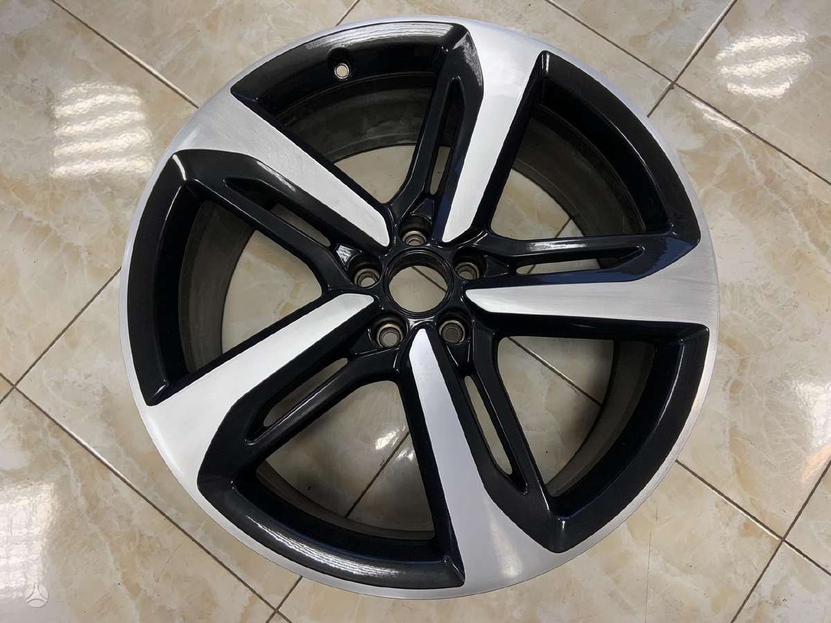 Audi 4G0601025DA, light alloy, R21