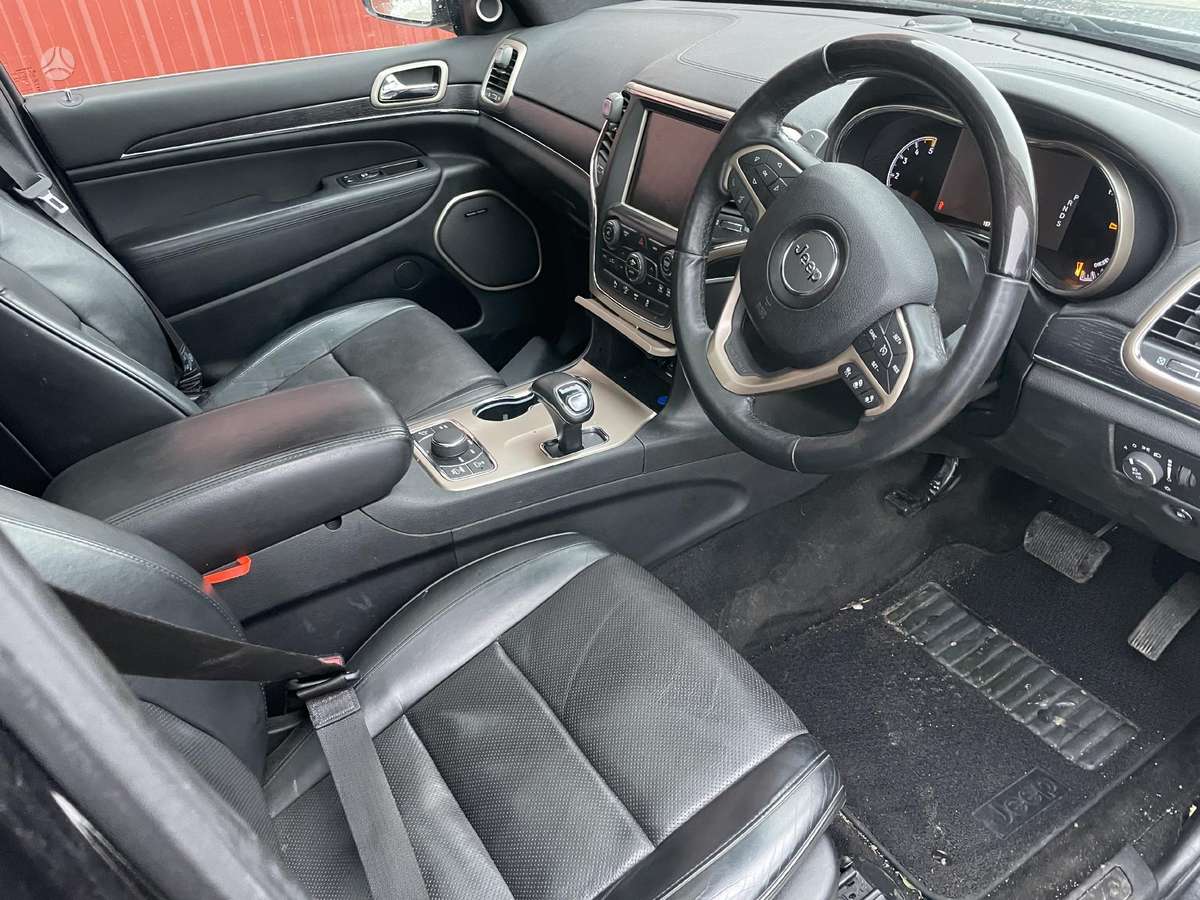 Jeep Grand Cherokee dalimis