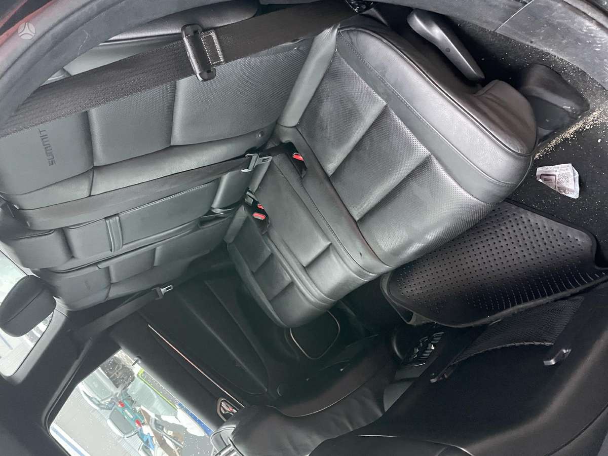Jeep Grand Cherokee dalimis