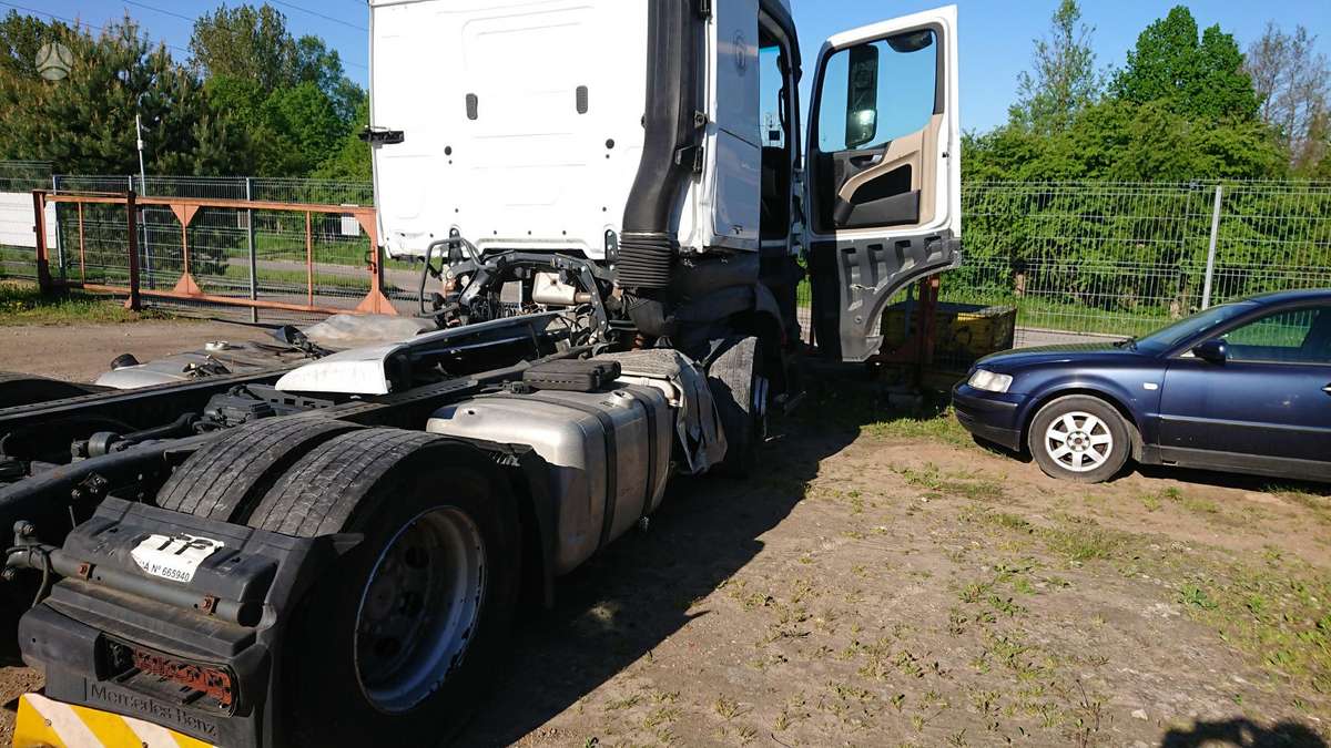 Mercedes-Benz Actros, vilcējs