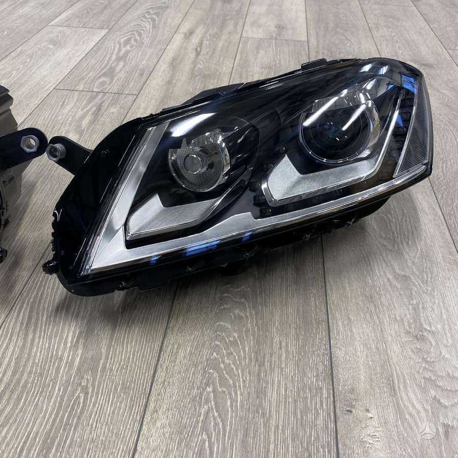 Volkswagen Passat lights