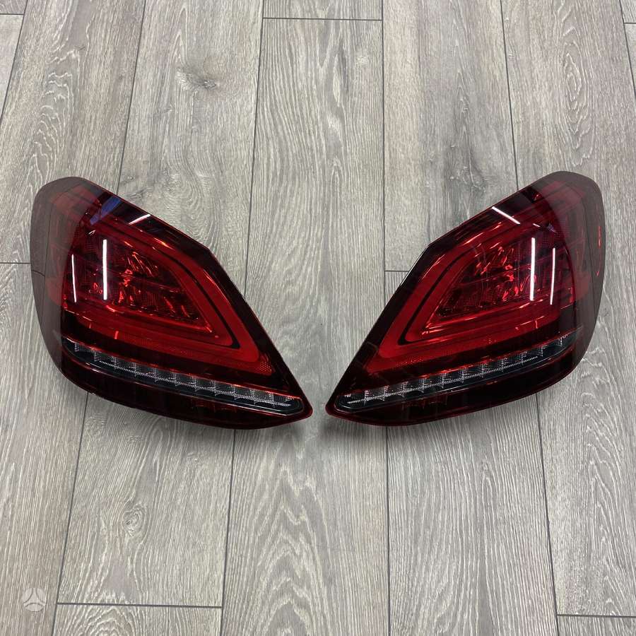 Mercedes-Benz C klasė lights