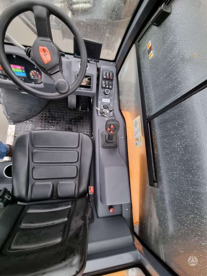 EVERUN ERT1500, самоходные погрузчики