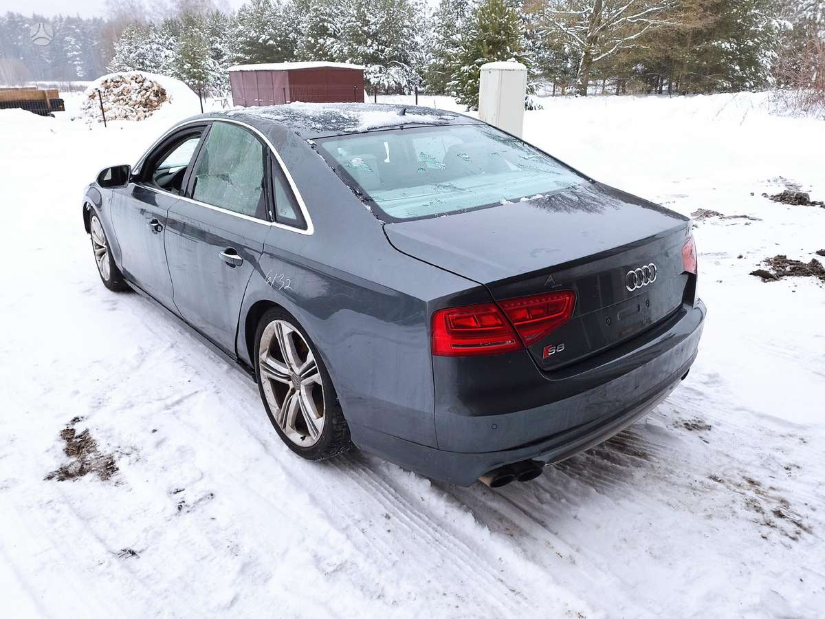 Audi S8 for parts