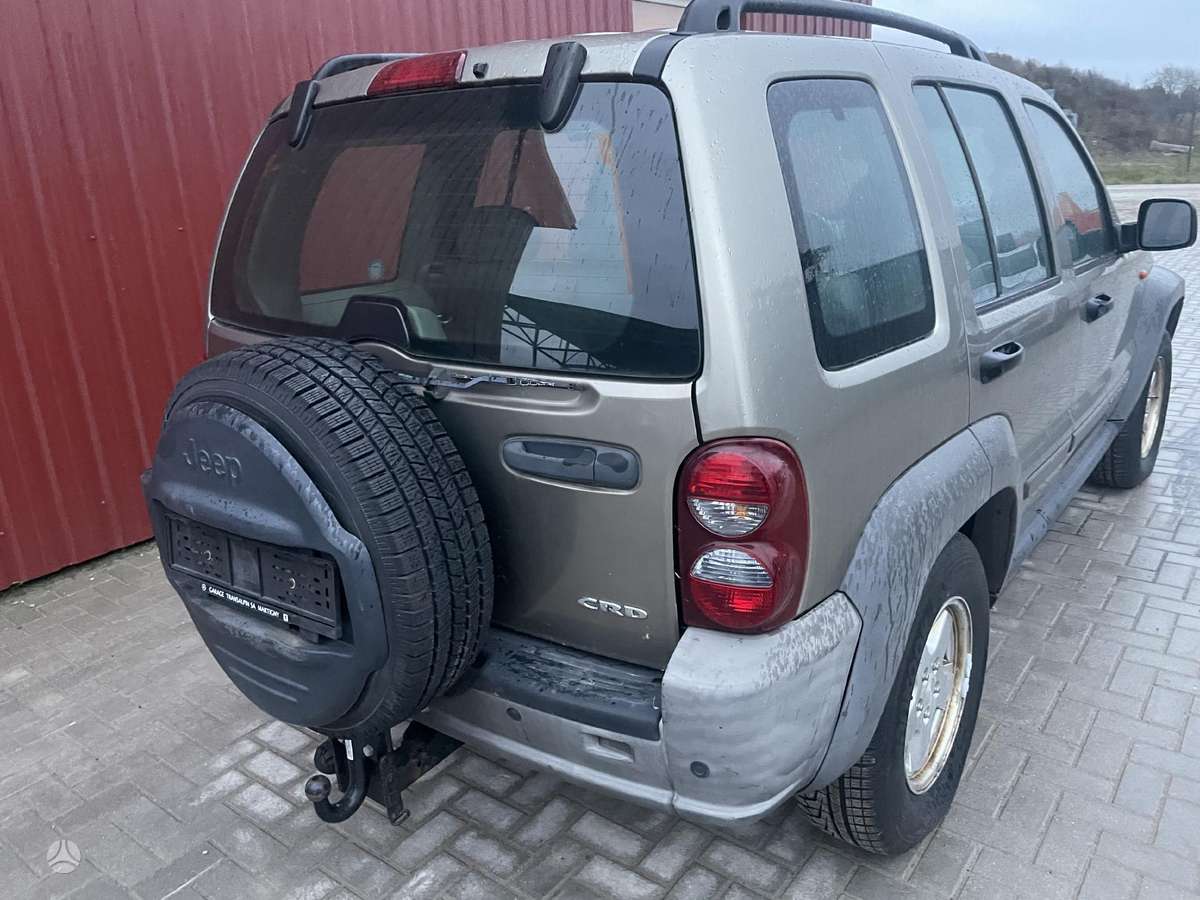 Jeep Cherokee по частям. Apynaujos padangos