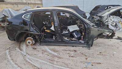 BMW X4 Dalimis dokumentai raktai