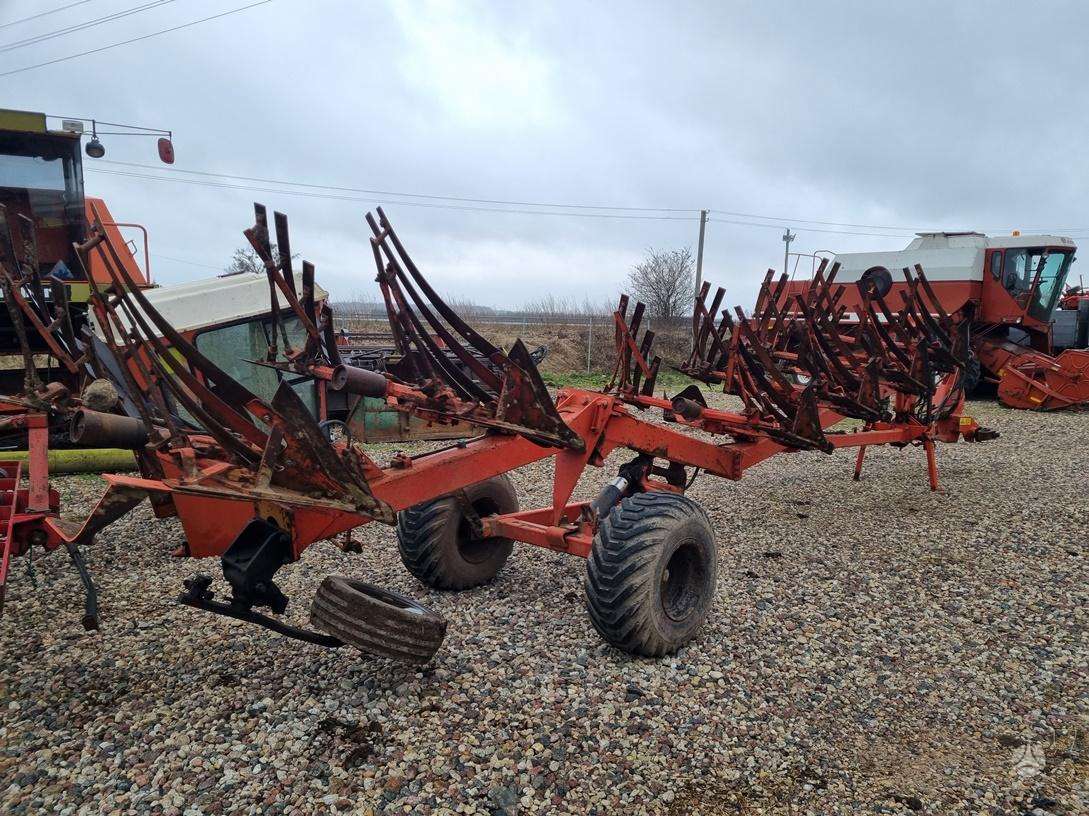 Kuhn Manager, ploughs