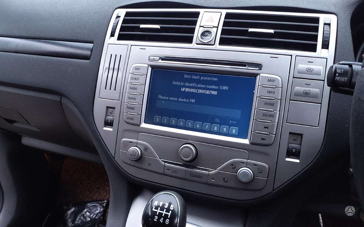 Ford Kuga dalimis. 6begiu