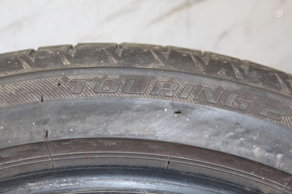 -Kita-, vasarinės 215/45 R17