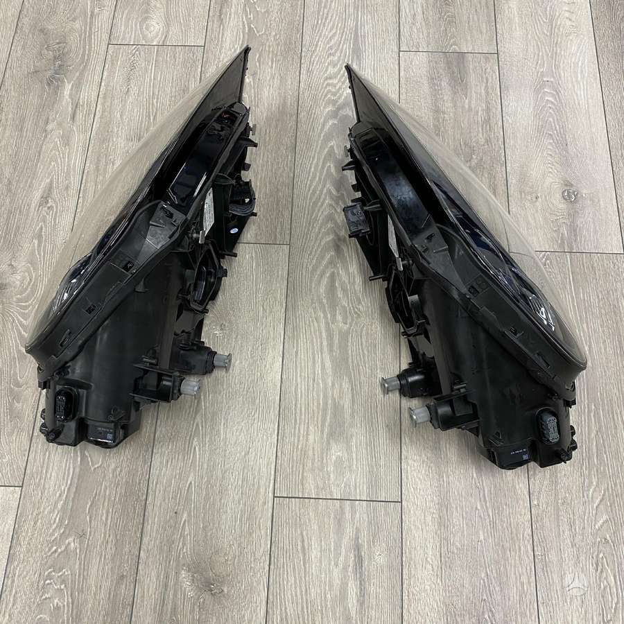Porsche Cayenne lights