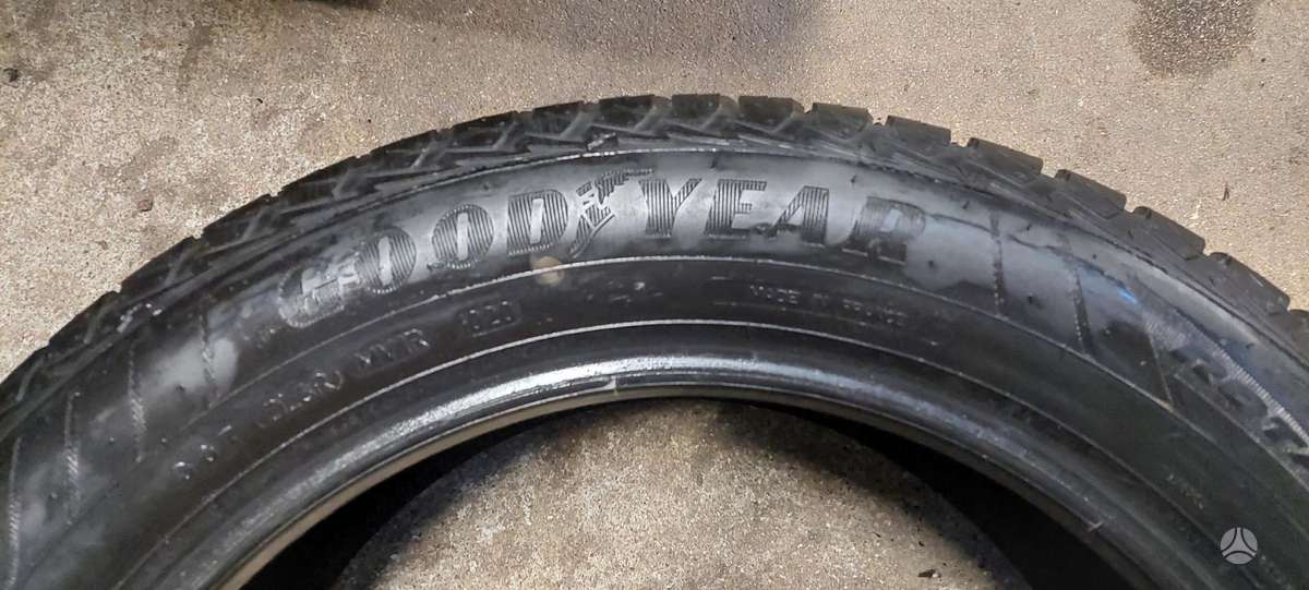 Goodyear, universalios 215/55 R17
