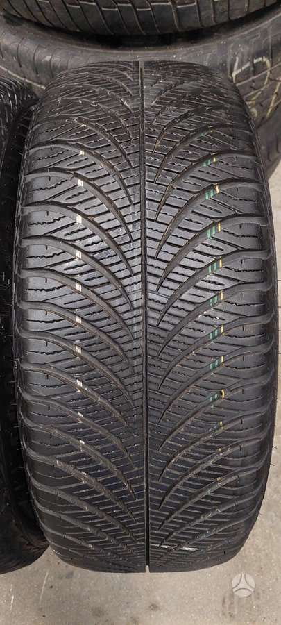 Goodyear, всесезонные 215/55 R17